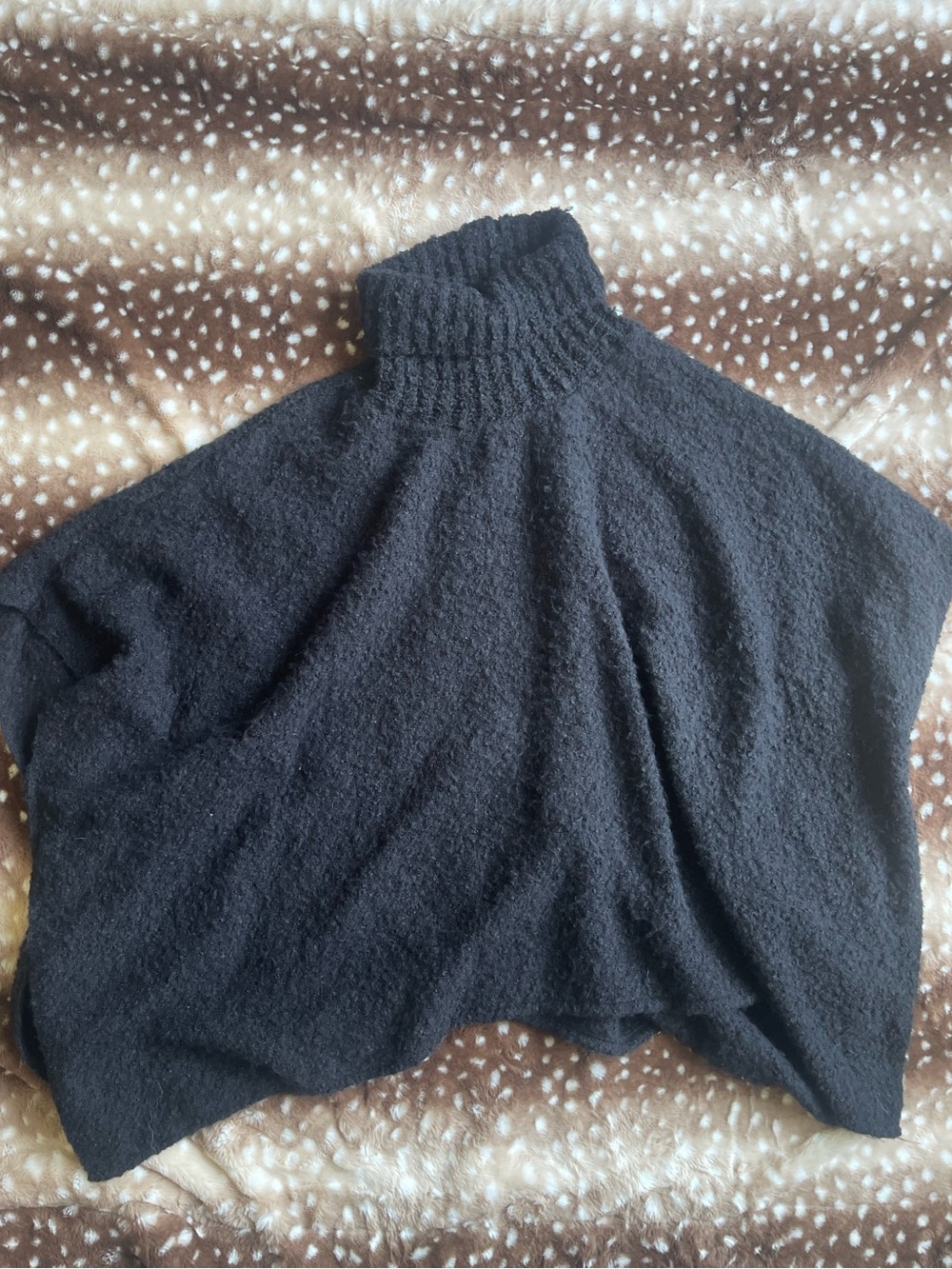 Sonoma black poncho